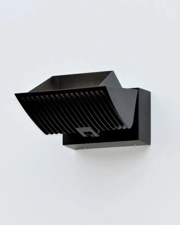 Black / 3000K