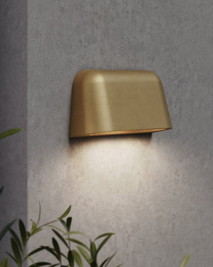 Transitional Styled Wall Light | Lighting Collective | Brass | In Situ