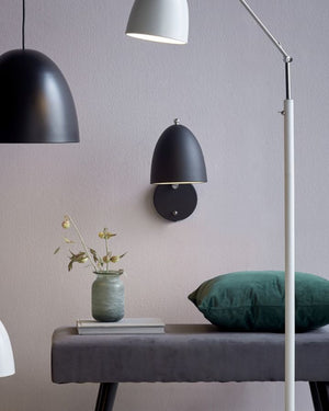 Contemporary Nordic Wall Light | Black